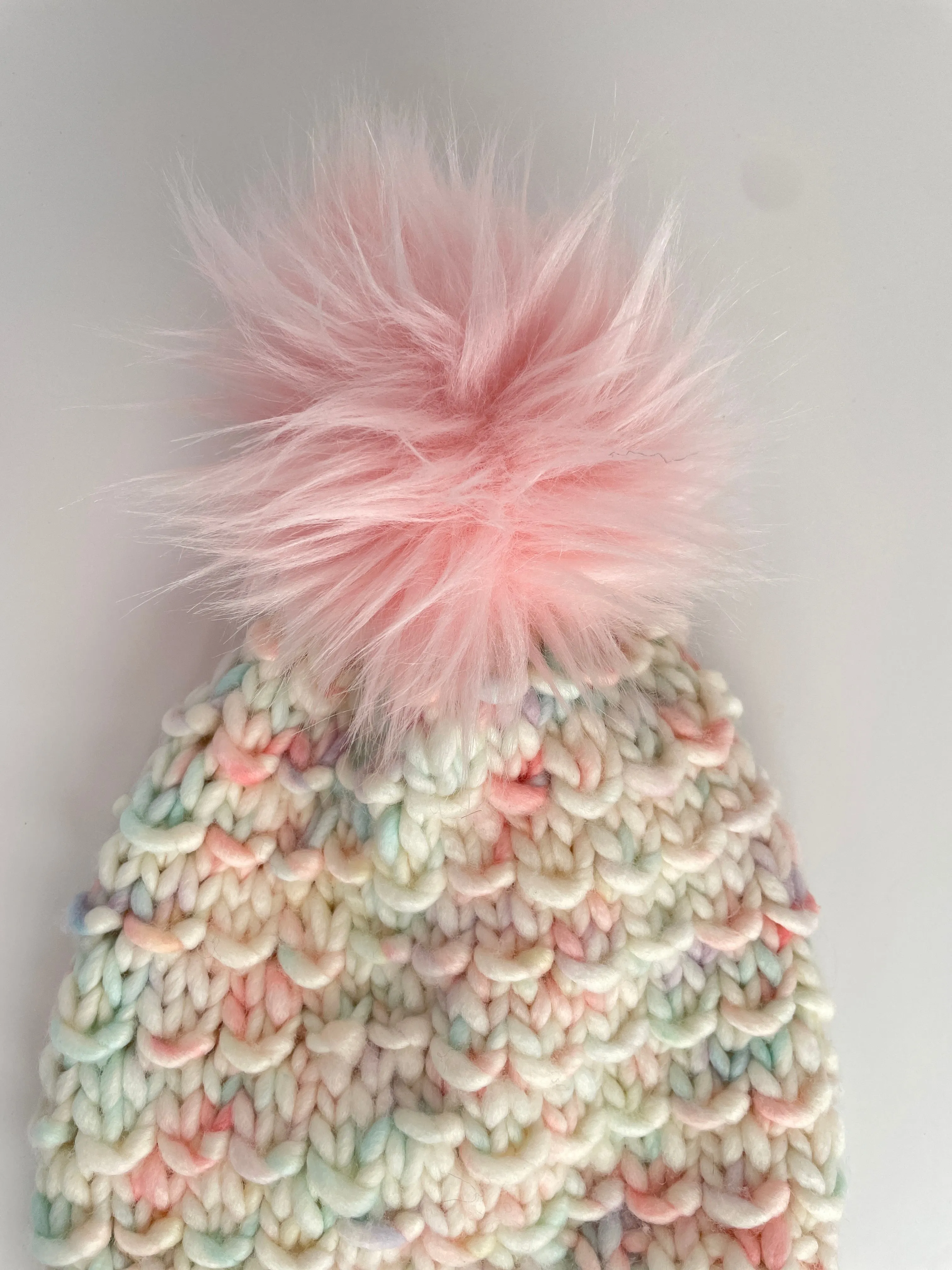 Bamboo Beanie in MARSHMALLOW/Pink Pom