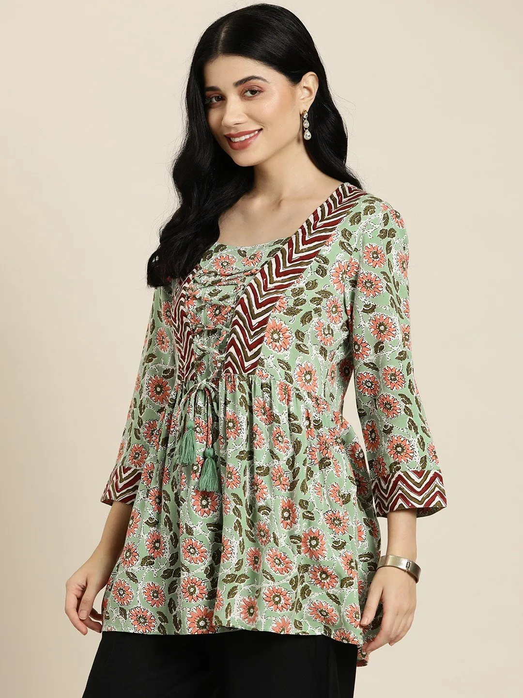 Floral Print Pleated A-Line Short Kurti in Green and Peach