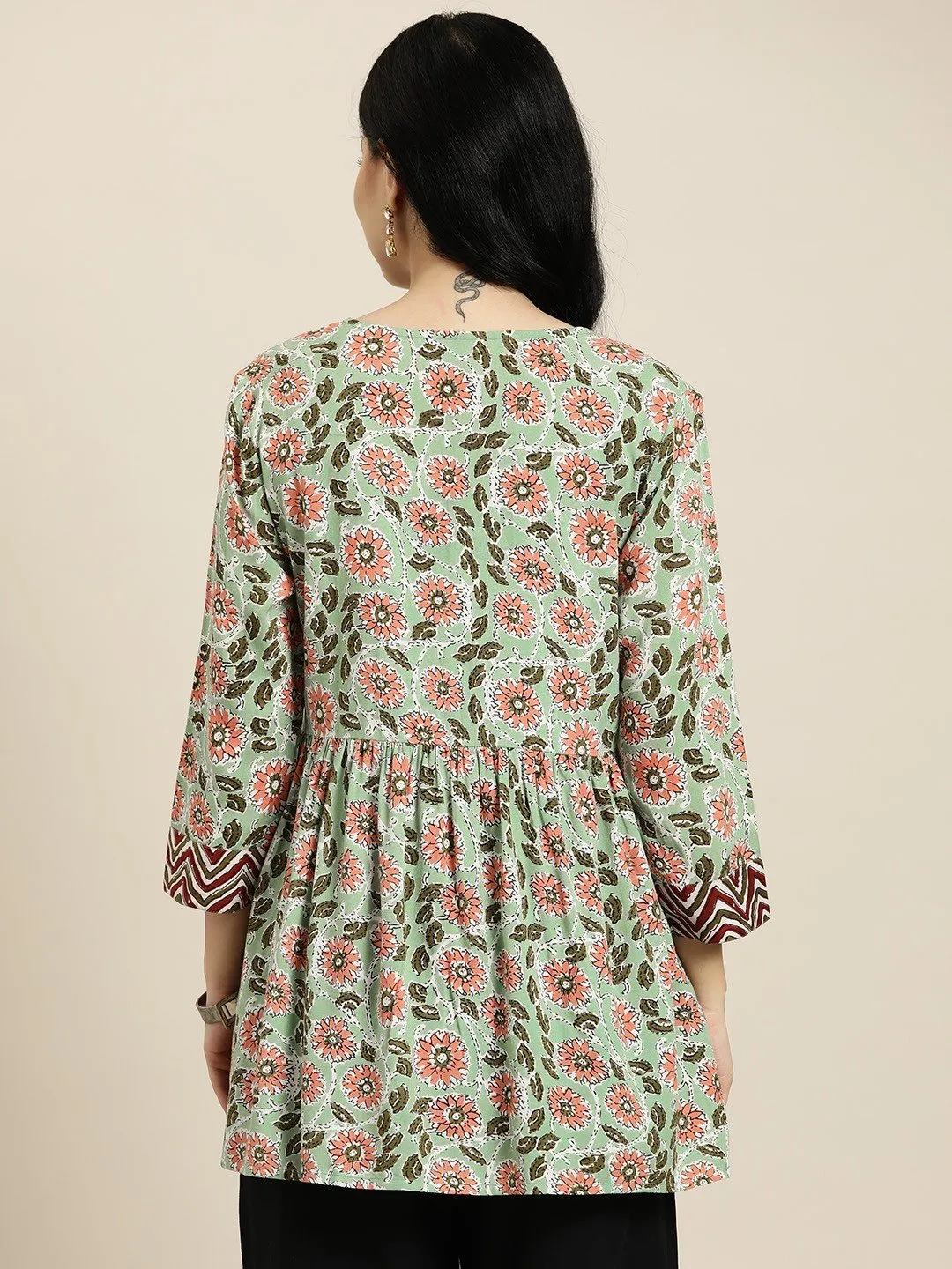 Floral Print Pleated A-Line Short Kurti in Green and Peach