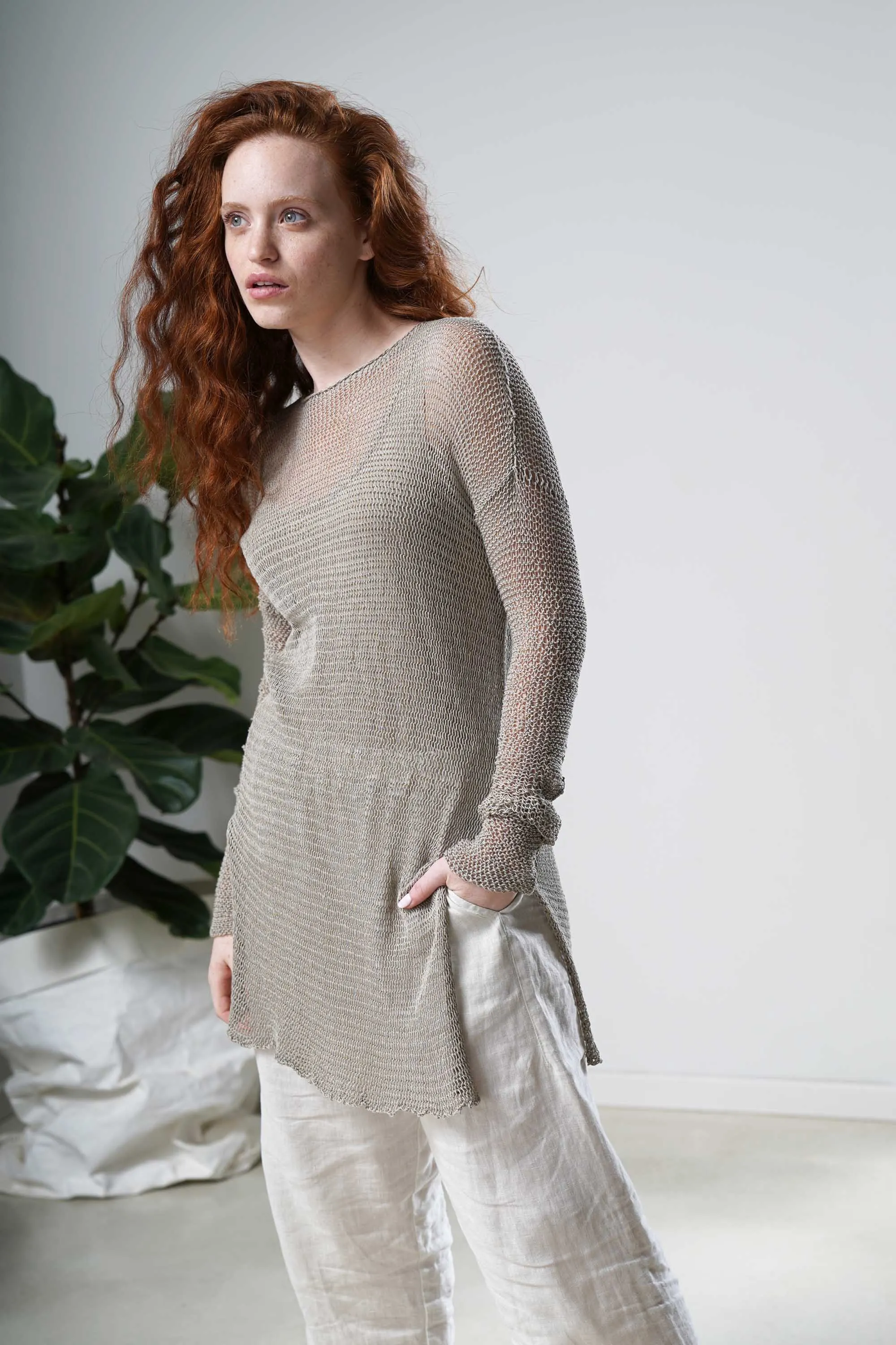 Loose knit sweater with side slits - Light Taupe