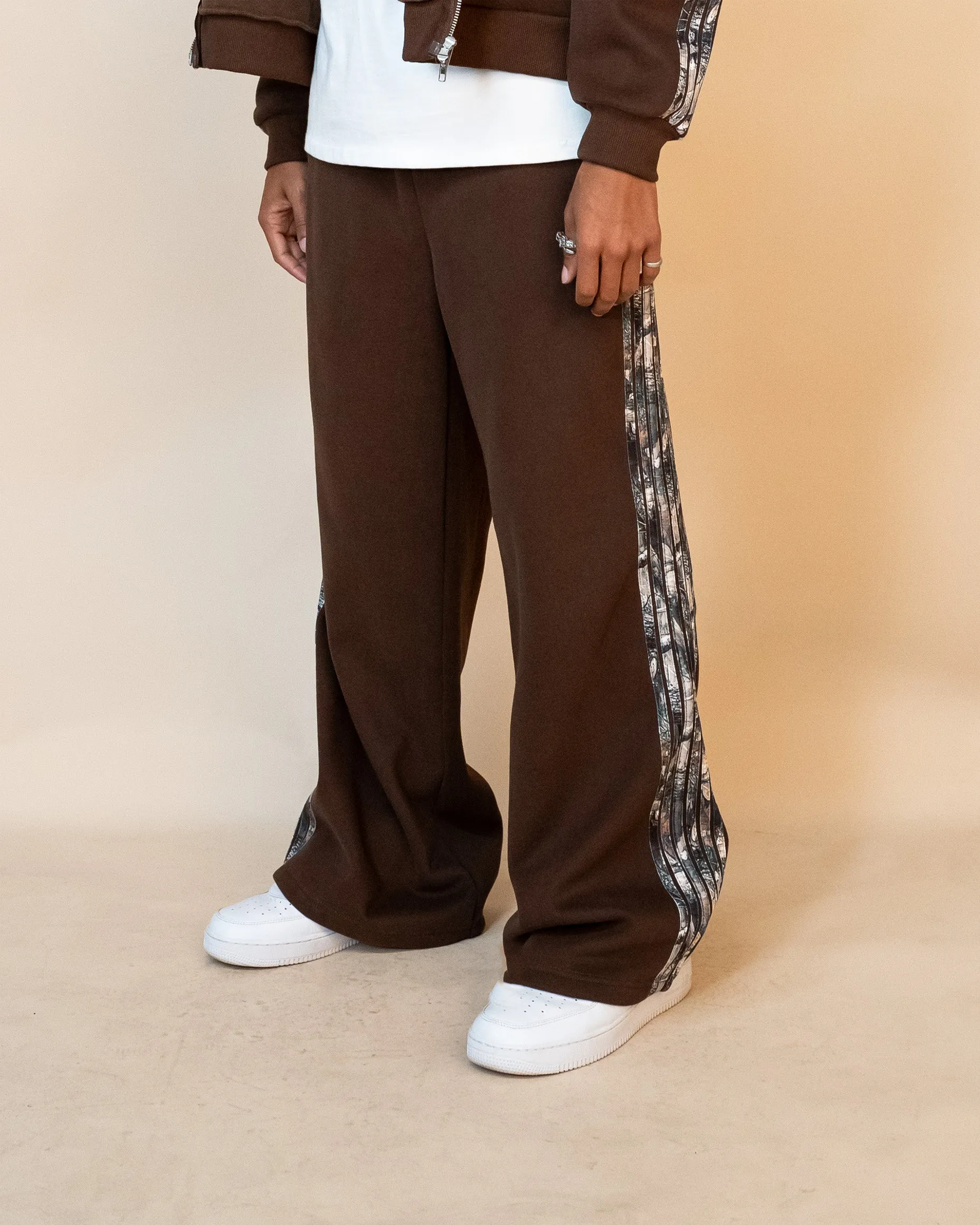 REAL CAMO STRIPED BAGGY PANTS - BROWN