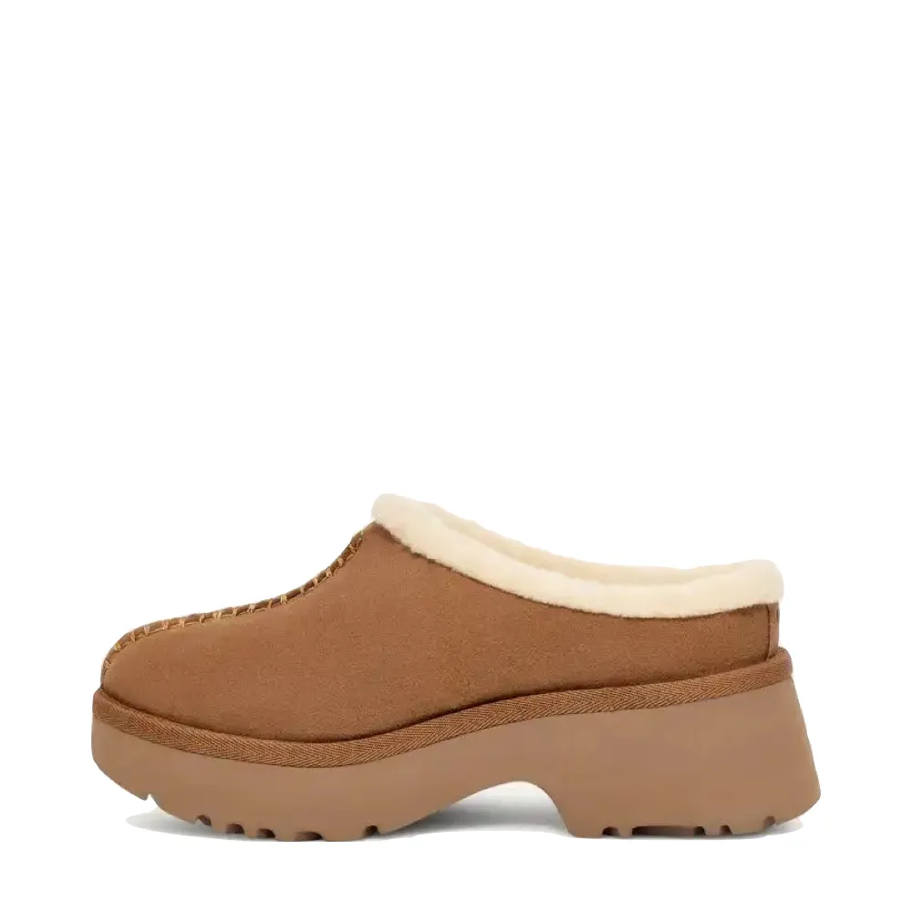 UGG Women's New Heights Cozy Clog in Chestnut